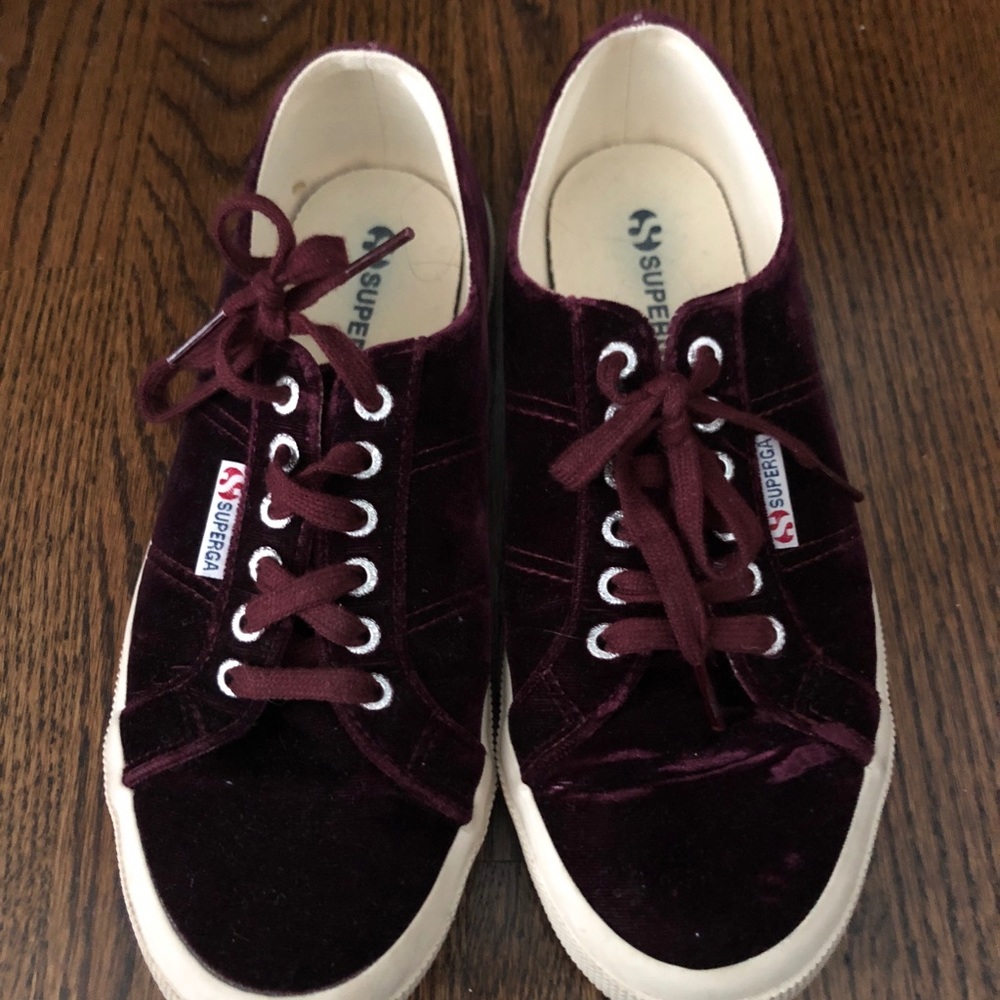 Maroon velvet Supergas